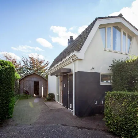 Serene Holiday Home In Noordwijk With Terrace Ferienhaus *